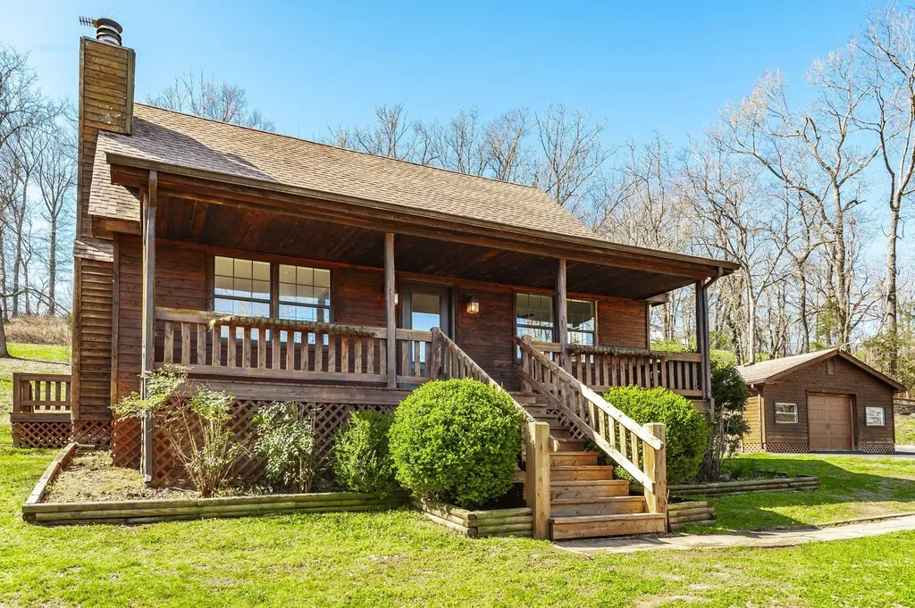 655 Cummings Lane Cottontown TN 37048