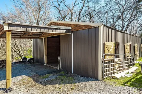 655 Cummings Lane Cottontown TN 37048