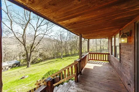 655 Cummings Lane Cottontown TN 37048