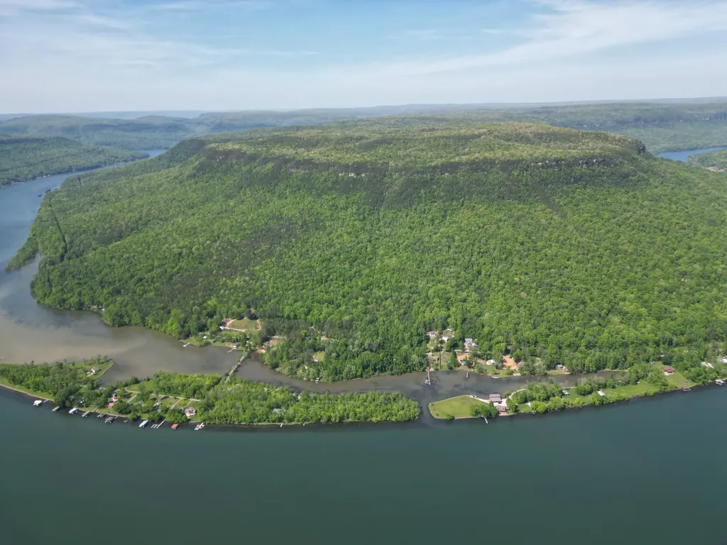 9856 Mullins Cove Road Whitwell TN 37397