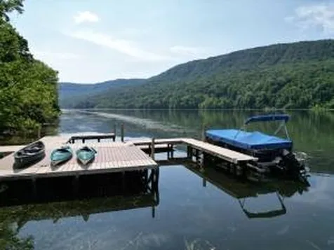 9856 Mullins Cove Road Whitwell TN 37397