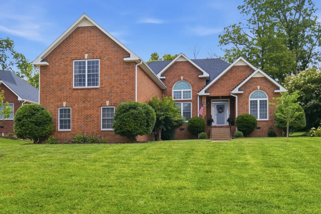 125 N Maple Ridge Lane Goodlettsville TN 37072