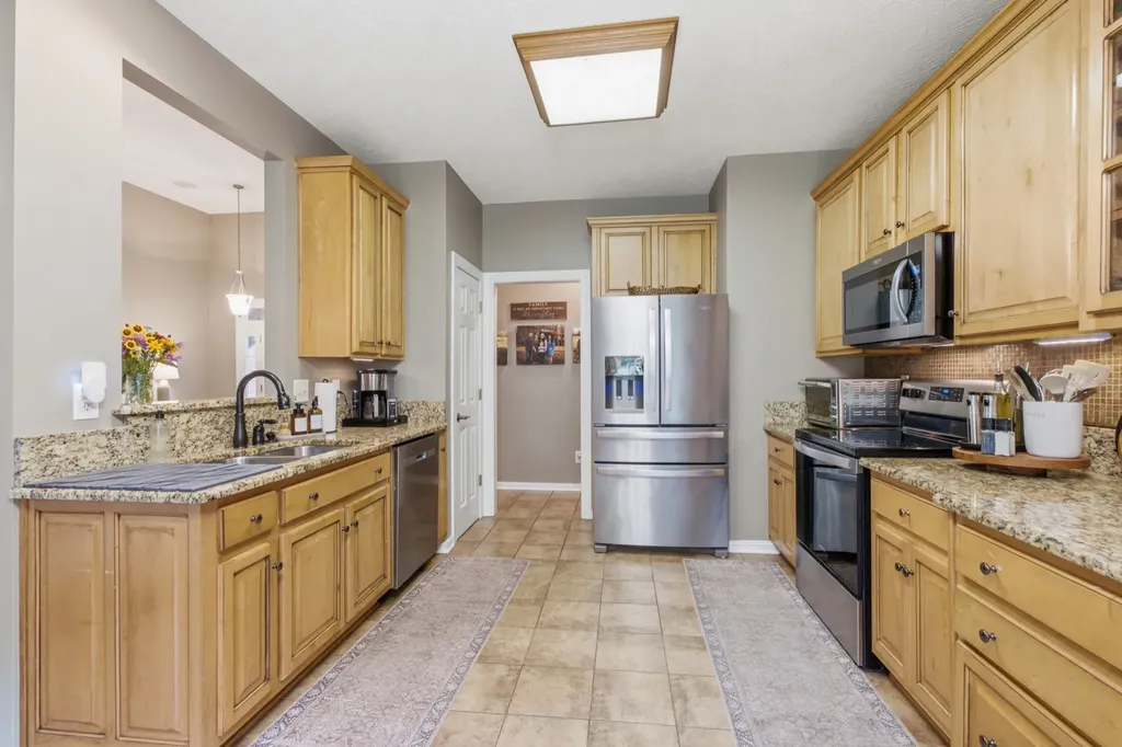 125 N Maple Ridge Lane Goodlettsville TN 37072
