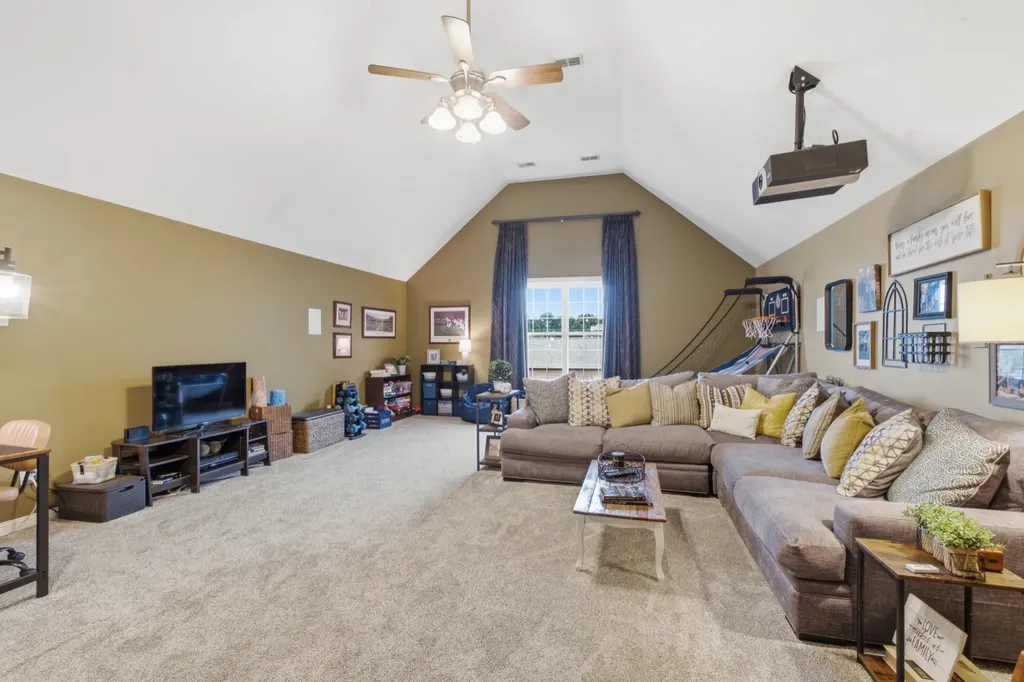 125 N Maple Ridge Lane Goodlettsville TN 37072