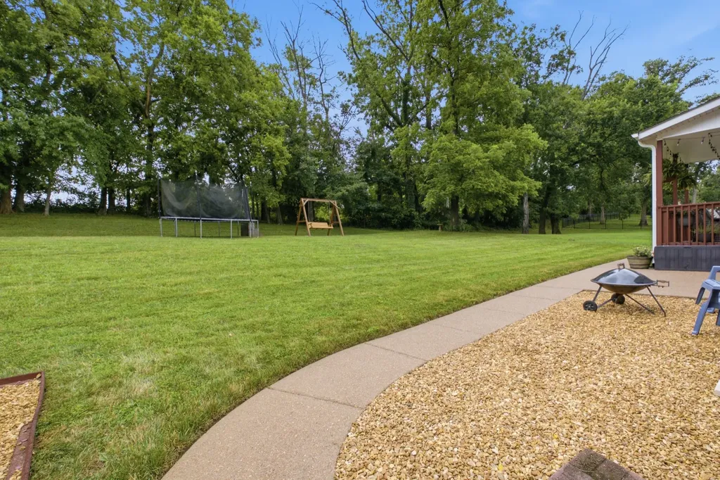 125 N Maple Ridge Lane Goodlettsville TN 37072