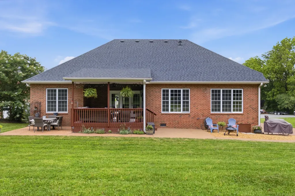125 N Maple Ridge Lane Goodlettsville TN 37072