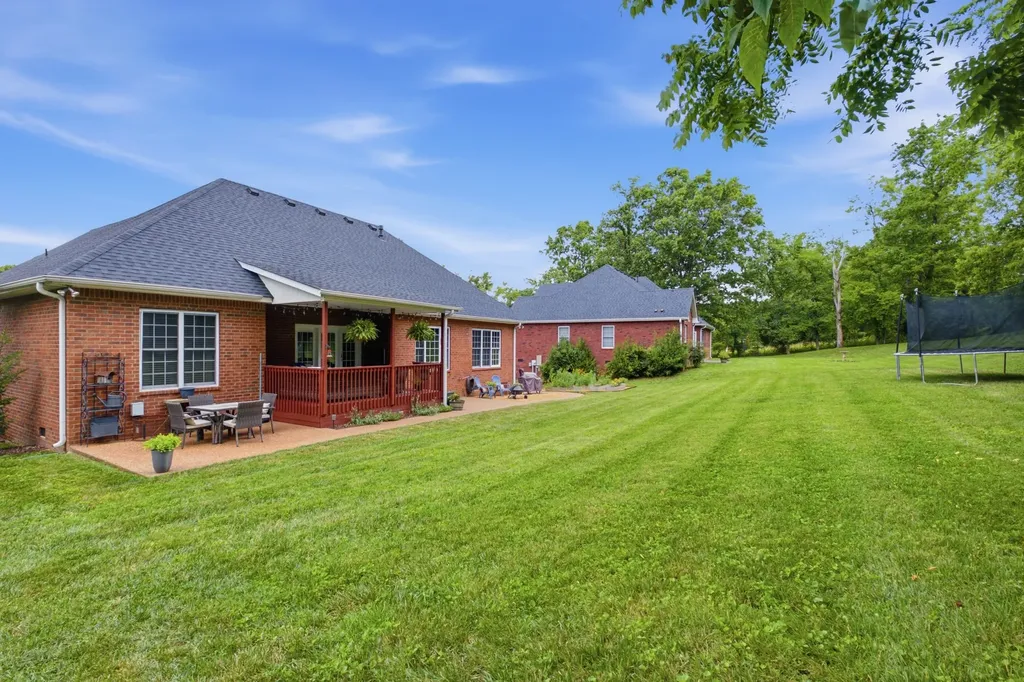 125 N Maple Ridge Lane Goodlettsville TN 37072