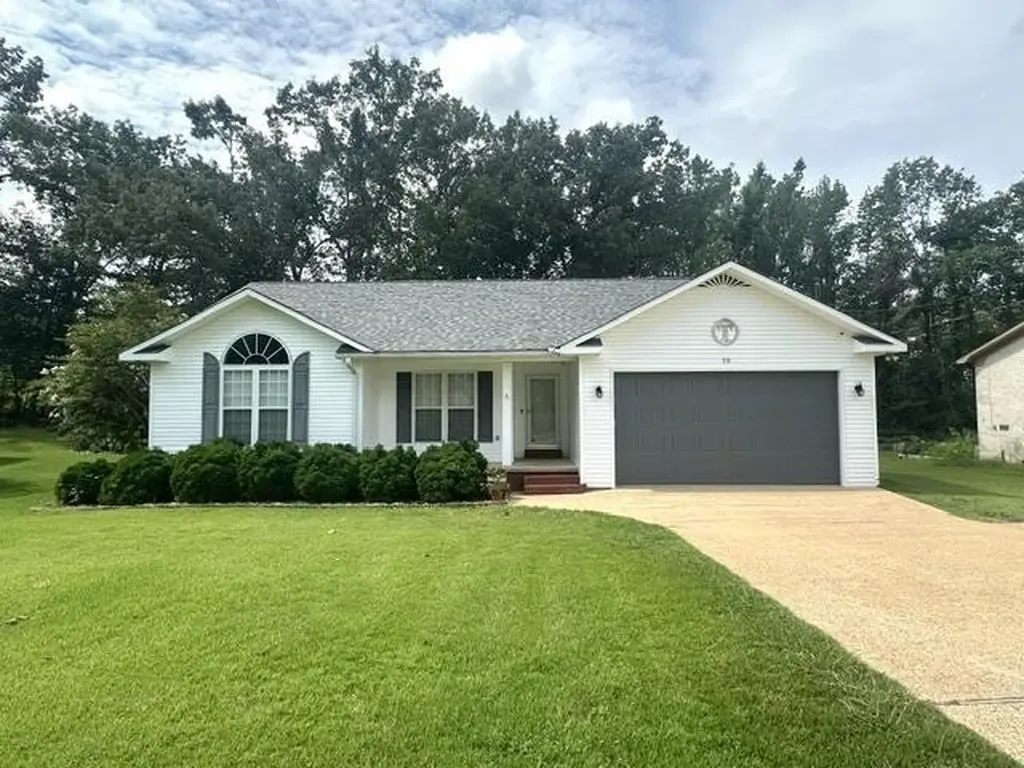 50 Bobbie Ann Drive Savannah TN 38372