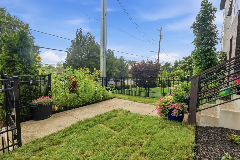 1016 13th Ave, S Nashville TN 37212