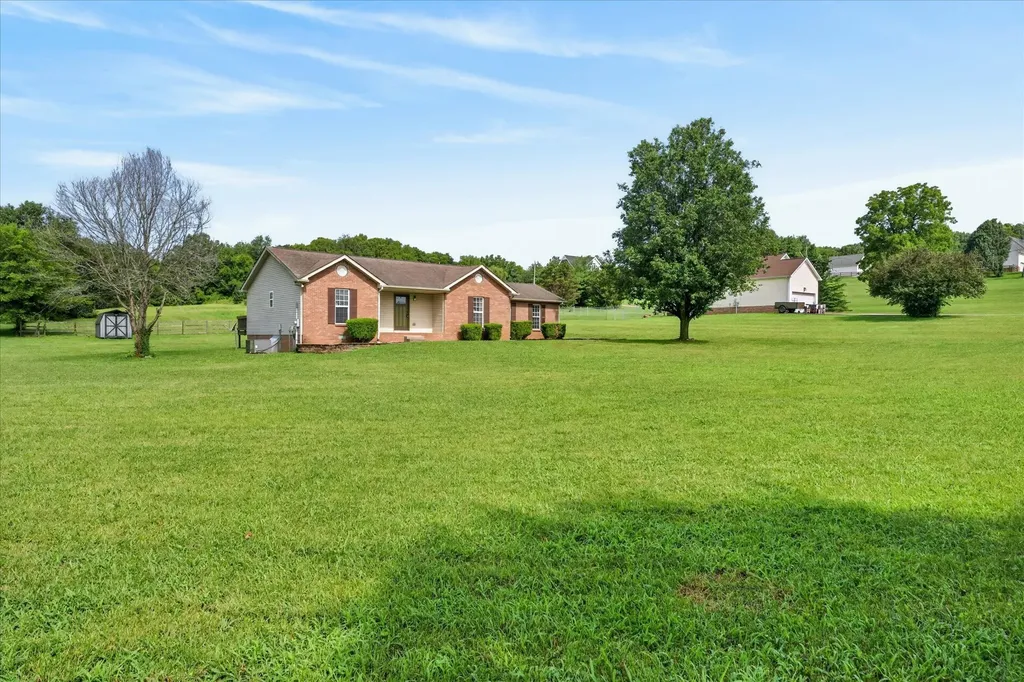 1141 Old Mack Road Clarksville TN 37040