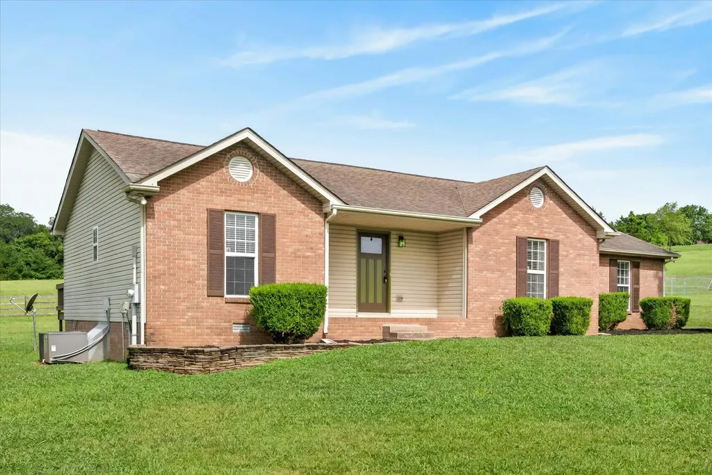 1141 Old Mack Road Clarksville TN 37040