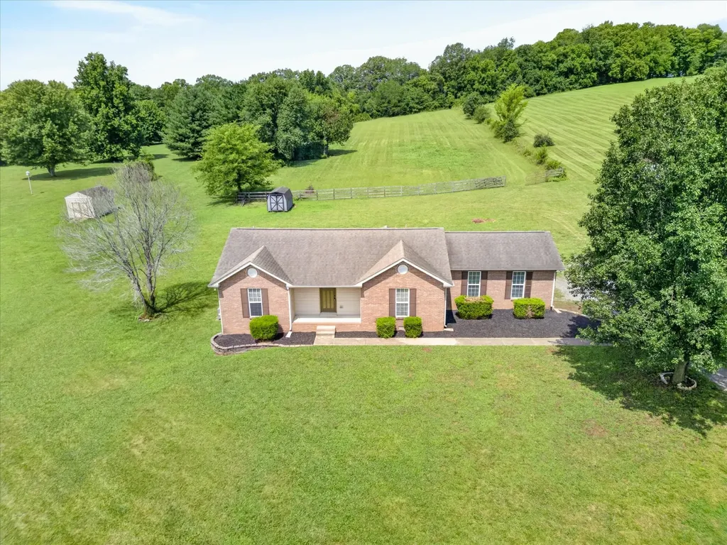 1141 Old Mack Road Clarksville TN 37040