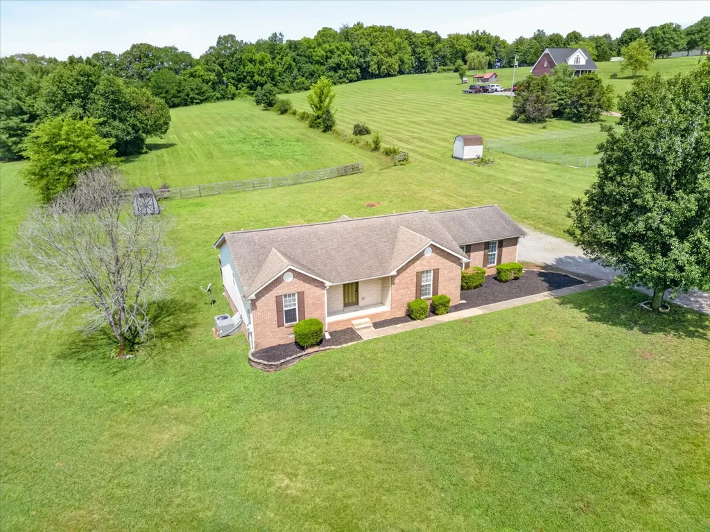 1141 Old Mack Road Clarksville TN 37040
