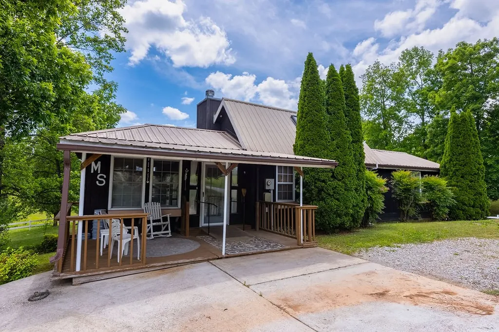 5330 Sparta Highway Rock Island TN 38581