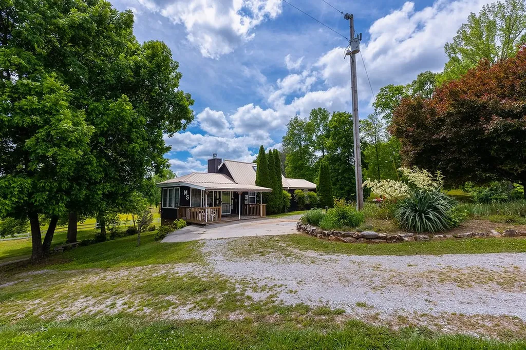 5330 Sparta Highway Rock Island TN 38581