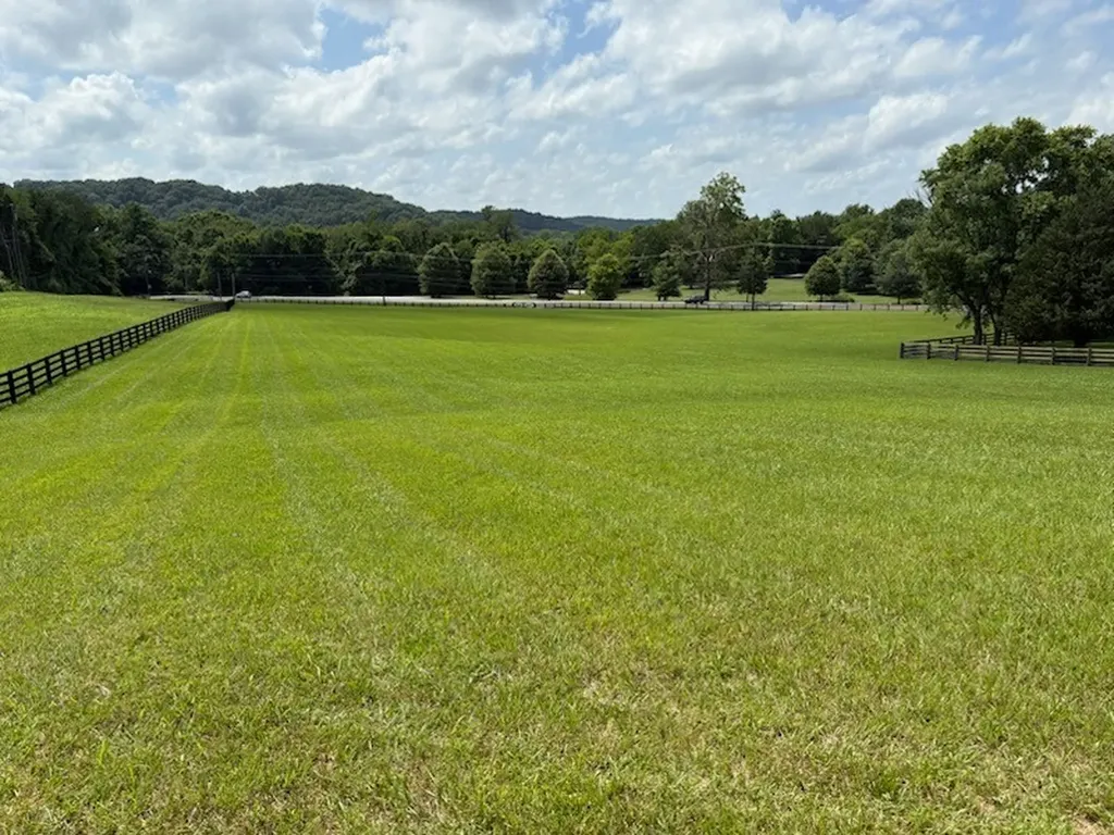 9157 Highway 100 Nashville TN 37221