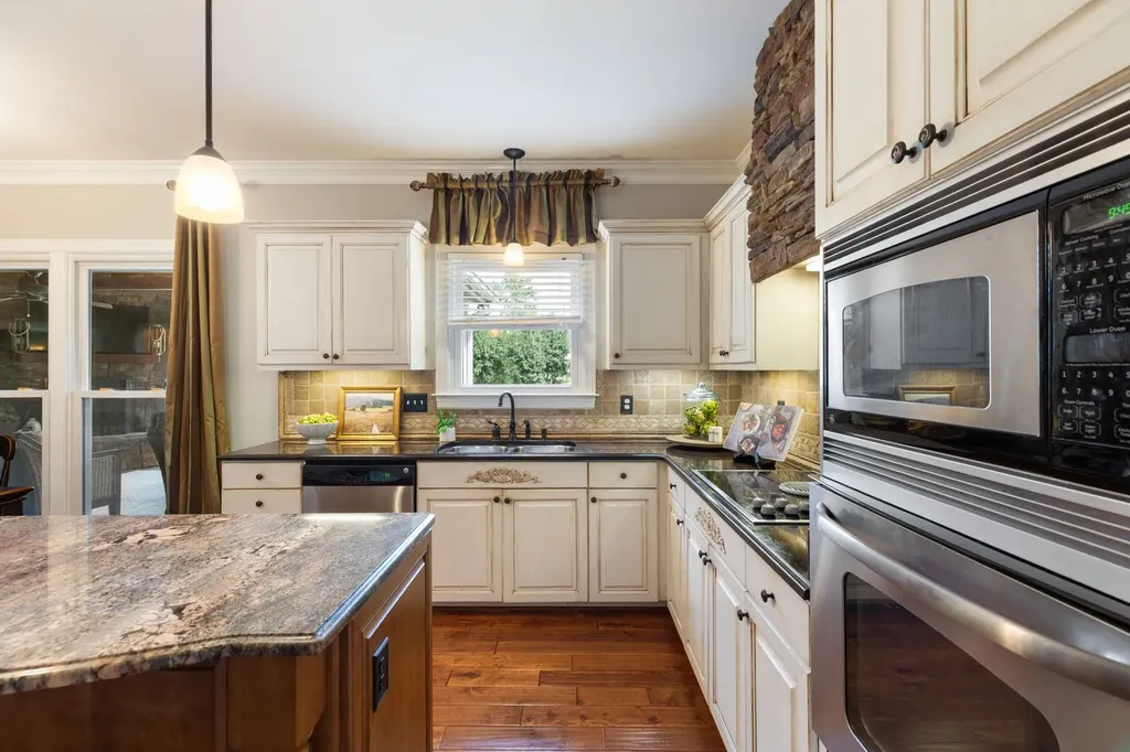 8240 Moores Lane Brentwood TN 37027