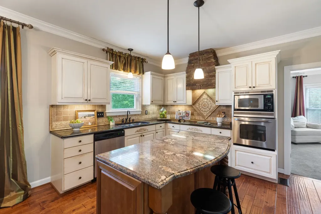 8240 Moores Lane Brentwood TN 37027