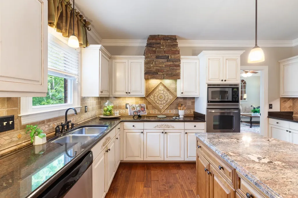 8240 Moores Lane Brentwood TN 37027