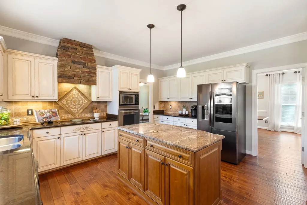 8240 Moores Lane Brentwood TN 37027