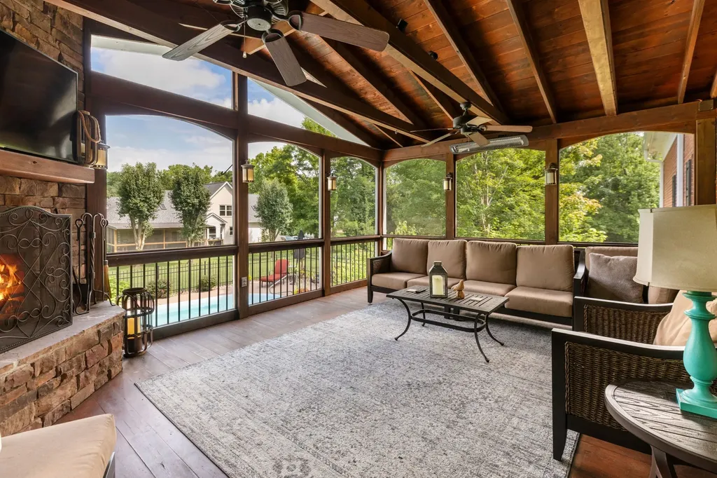 8240 Moores Lane Brentwood TN 37027