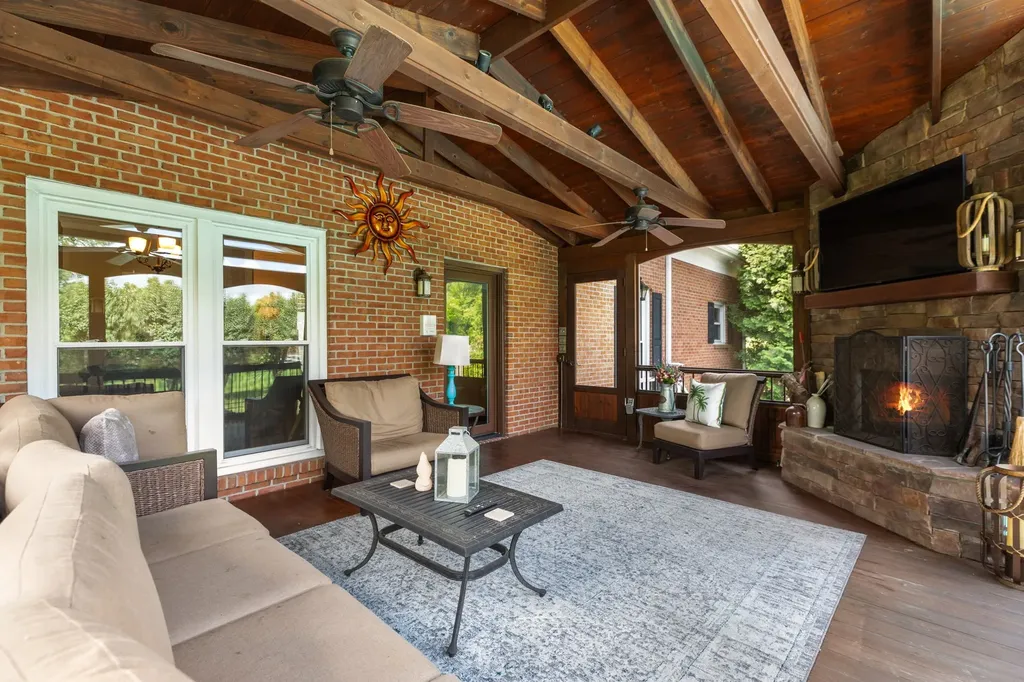 8240 Moores Lane Brentwood TN 37027