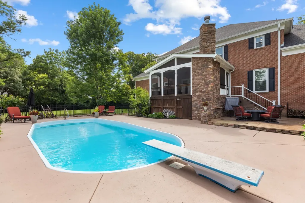 8240 Moores Lane Brentwood TN 37027