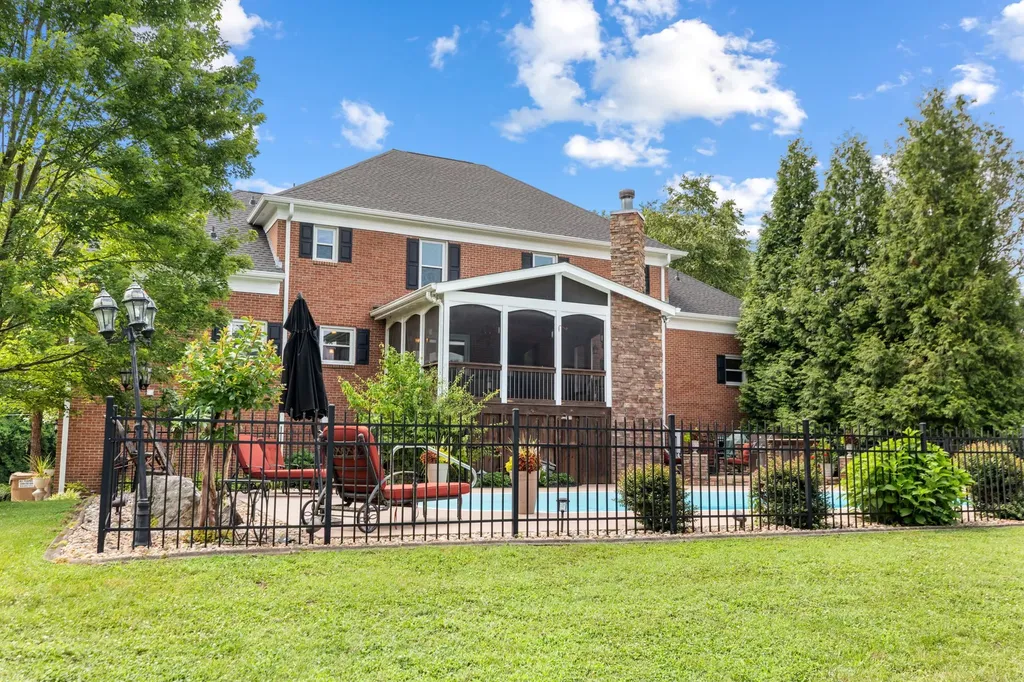8240 Moores Lane Brentwood TN 37027