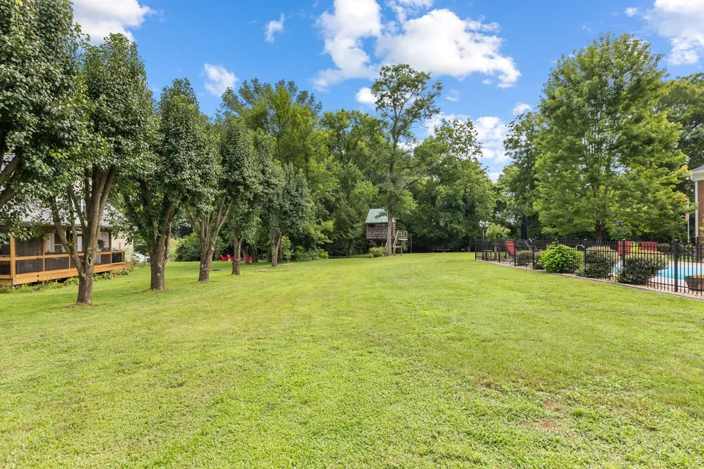 8240 Moores Lane Brentwood TN 37027