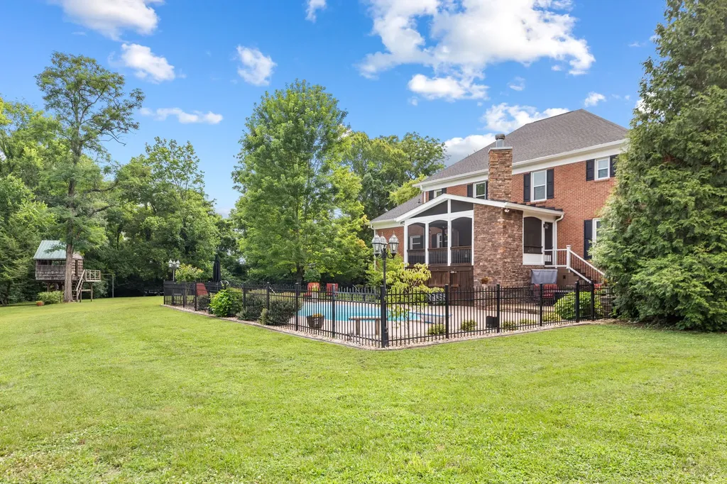 8240 Moores Lane Brentwood TN 37027