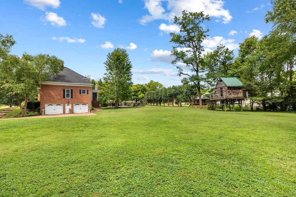 8240 Moores Lane Brentwood TN 37027