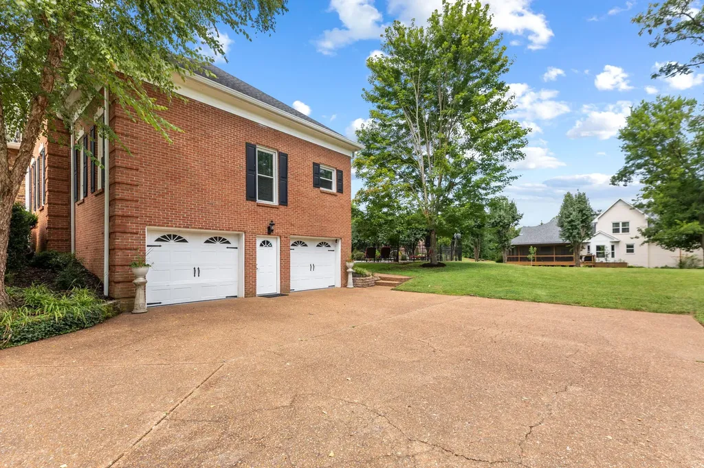 8240 Moores Lane Brentwood TN 37027