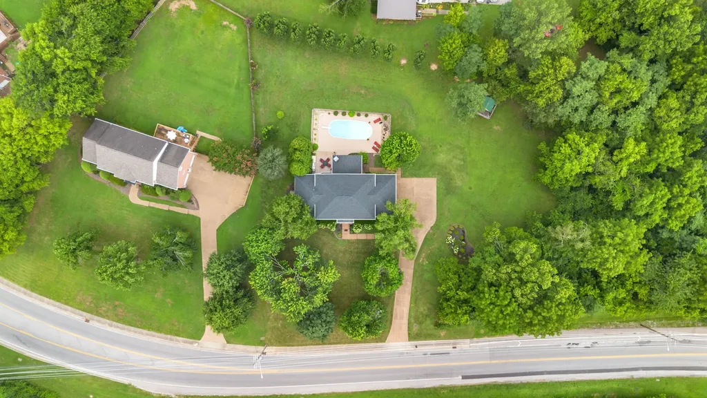 8240 Moores Lane Brentwood TN 37027