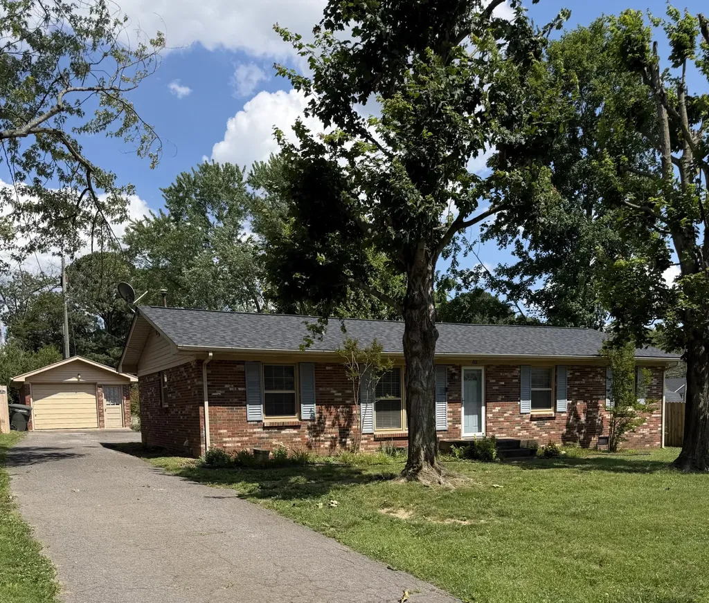 202 Pleasant Hill Drive Springfield TN 37172