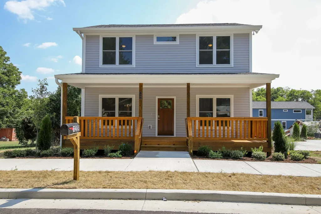 2214 14th Avenue N Nashville TN 37208