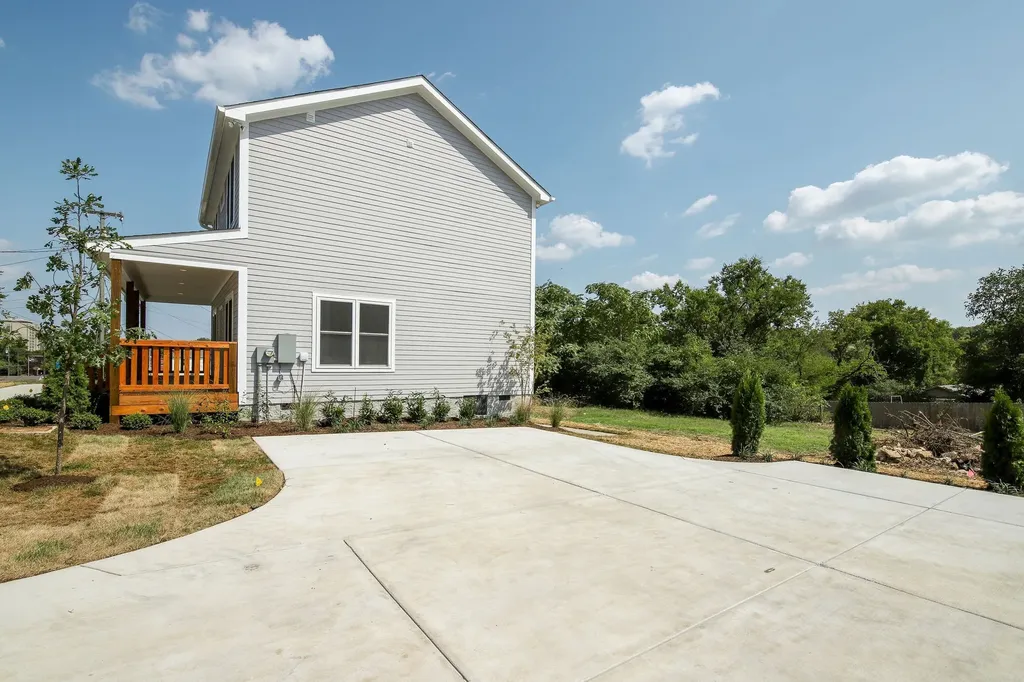 2214 14th Avenue N Nashville TN 37208