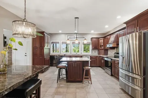 1305 Oakbrook Drive Paris TN 38242