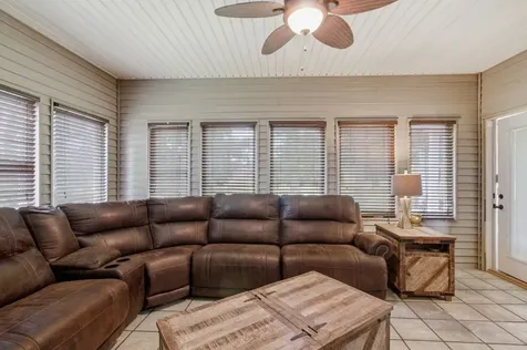 1305 Oakbrook Drive Paris TN 38242