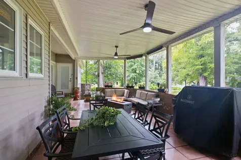 1305 Oakbrook Drive Paris TN 38242
