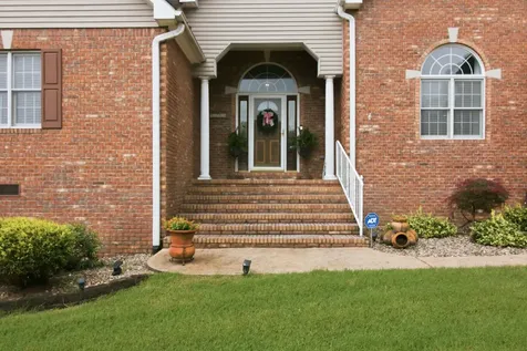1305 Oakbrook Drive Paris TN 38242