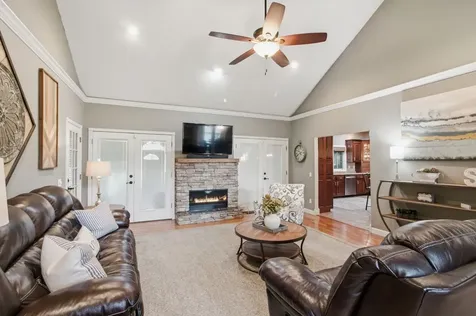 1305 Oakbrook Drive Paris TN 38242
