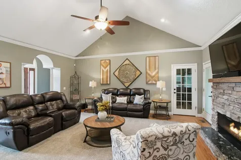1305 Oakbrook Drive Paris TN 38242