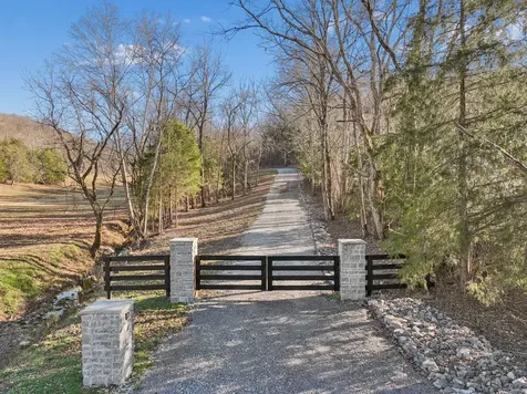 215 Hickman Creek Road S Hickman TN 38567