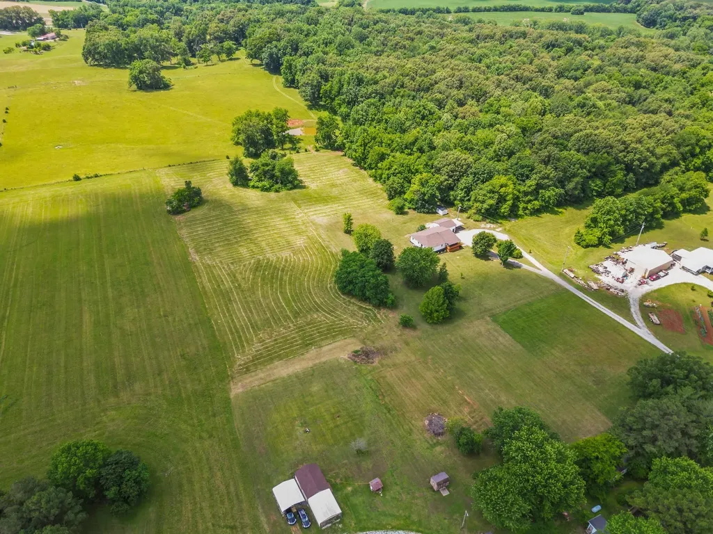 4919 Pulliam Hardaway Road Springfield TN 37172