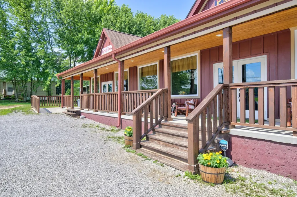 6204 S York Highway Clarkrange TN 38553