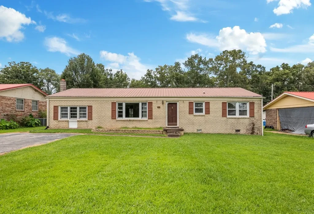 451 Carman Avenue New Johnsonville TN 37134