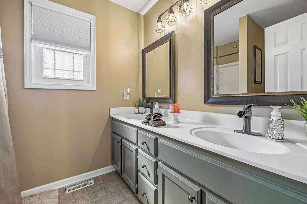 967 Cindy Jo Court Clarksville TN 37040