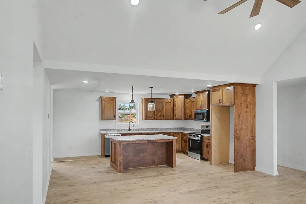 308 Irene Court Lafayette TN 37083