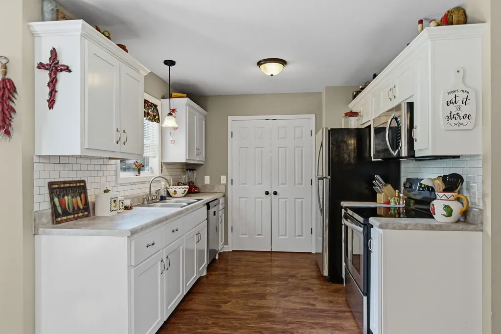 208 Pitt Lane Springfield TN 37172