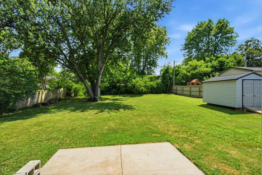 208 Pitt Lane Springfield TN 37172
